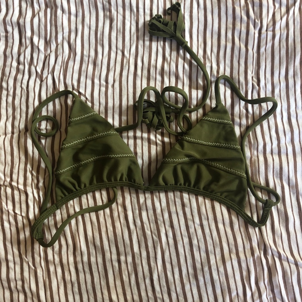 Acacia Petitenget top